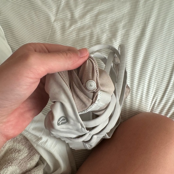 lululemon energy bra - Picture 2 of 3